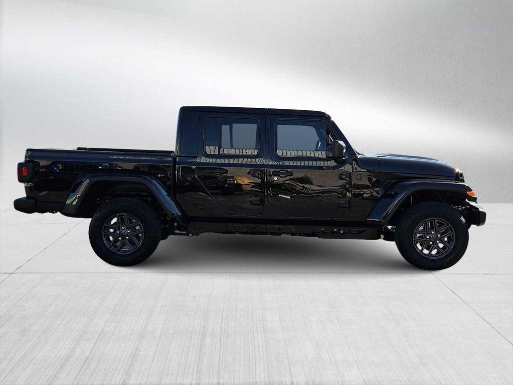 new 2026 Jeep Gladiator car, priced at $40,500