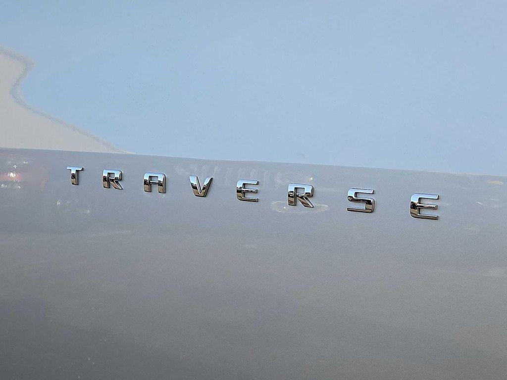 used 2022 Chevrolet Traverse car, priced at $23,500