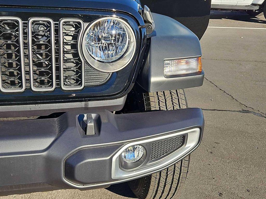 new 2026 Jeep Gladiator car, priced at $41,040