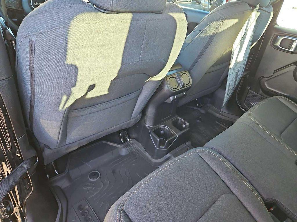 new 2026 Jeep Gladiator car, priced at $41,040