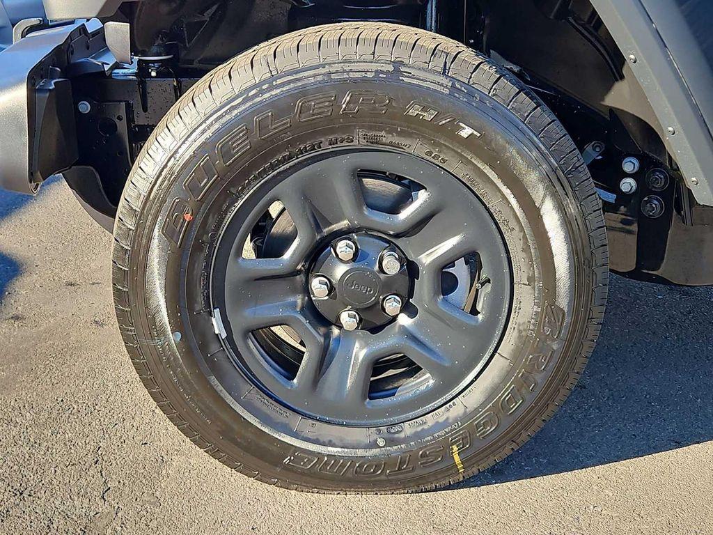 new 2026 Jeep Gladiator car, priced at $41,040