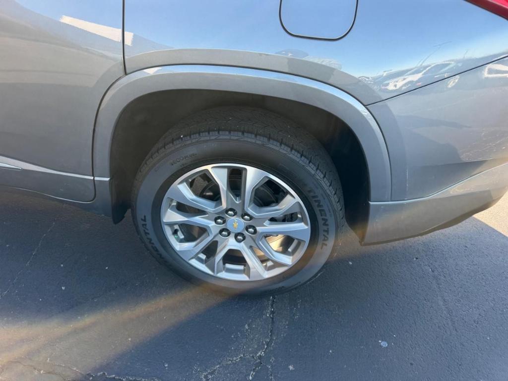 used 2020 Chevrolet Traverse car, priced at $23,998
