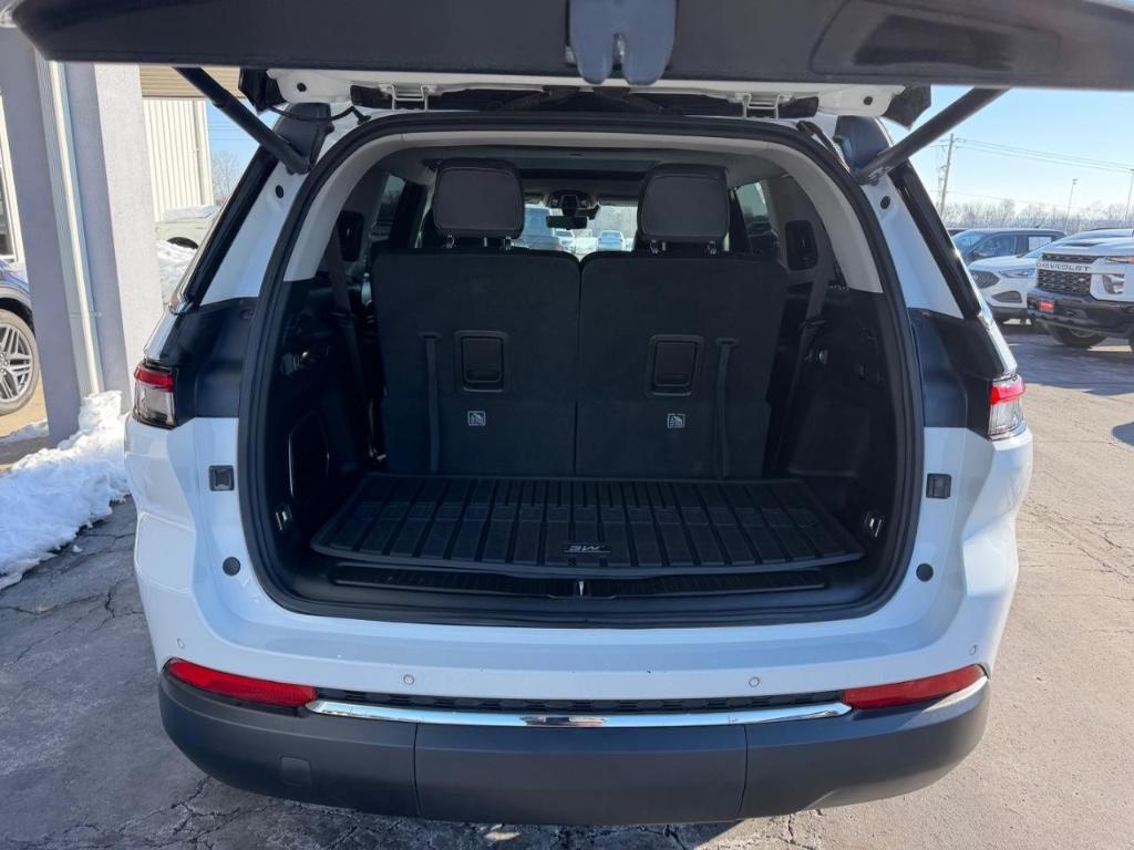 used 2022 Jeep Grand Cherokee L car, priced at $27,989