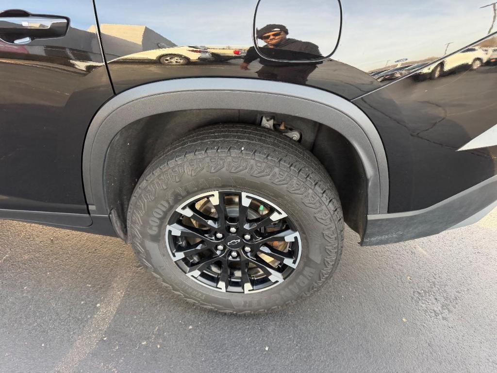 used 2024 Chevrolet Traverse car, priced at $42,519