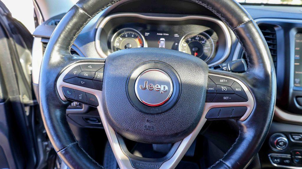 used 2016 Jeep Cherokee car, priced at $12,995