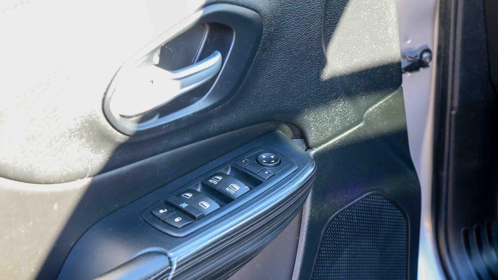 used 2016 Jeep Cherokee car, priced at $12,995