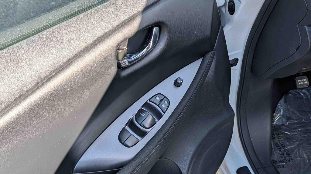 used 2022 Nissan Leaf car, priced at $13,995