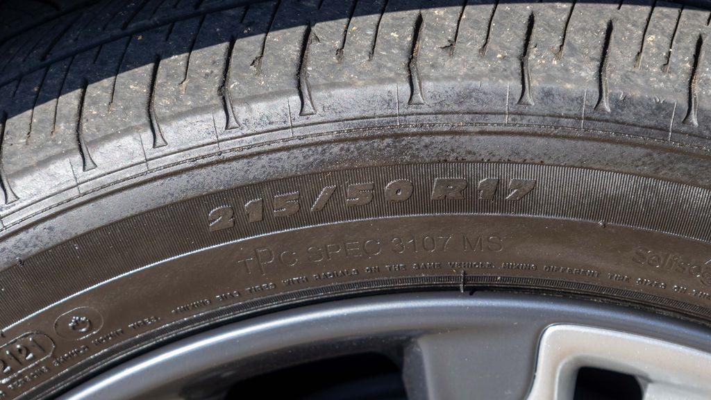 used 2022 Chevrolet Bolt EUV car, priced at $16,995