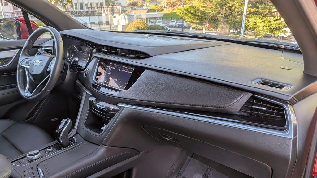 used 2024 Cadillac XT6 car, priced at $38,995