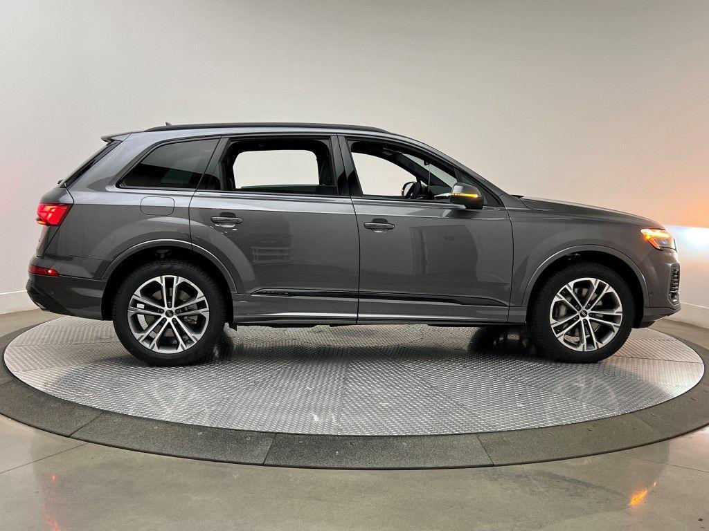 new 2026 Audi Q7 car, priced at $64,538