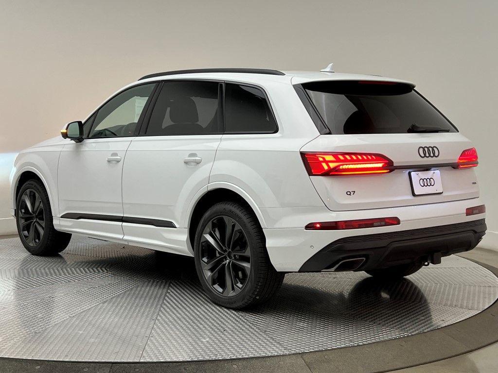new 2026 Audi Q7 car, priced at $78,295