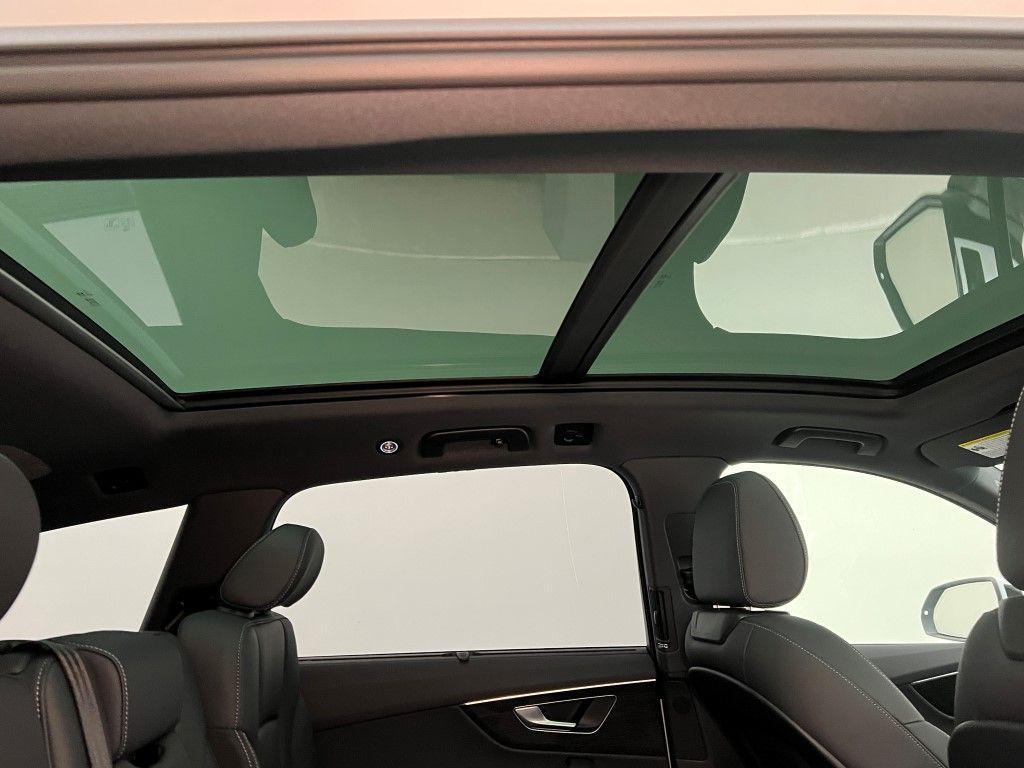 new 2026 Audi Q7 car, priced at $78,295