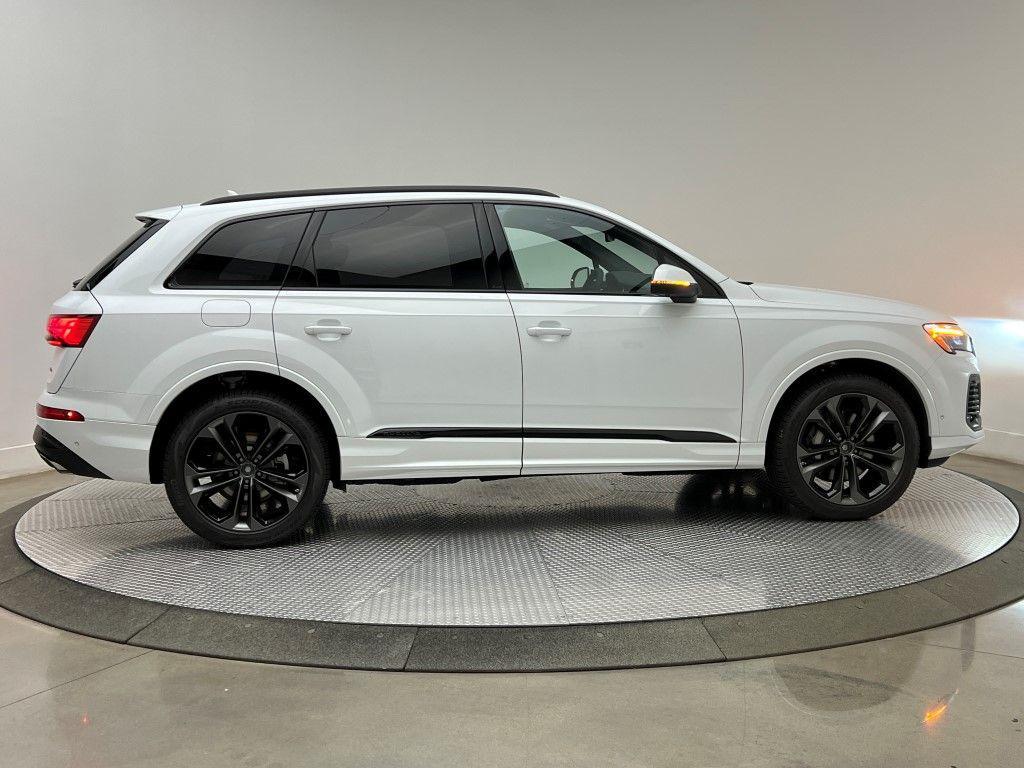 new 2026 Audi Q7 car, priced at $78,295