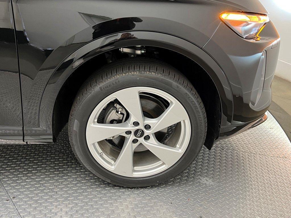 new 2025 Audi Q5 car, priced at $61,065