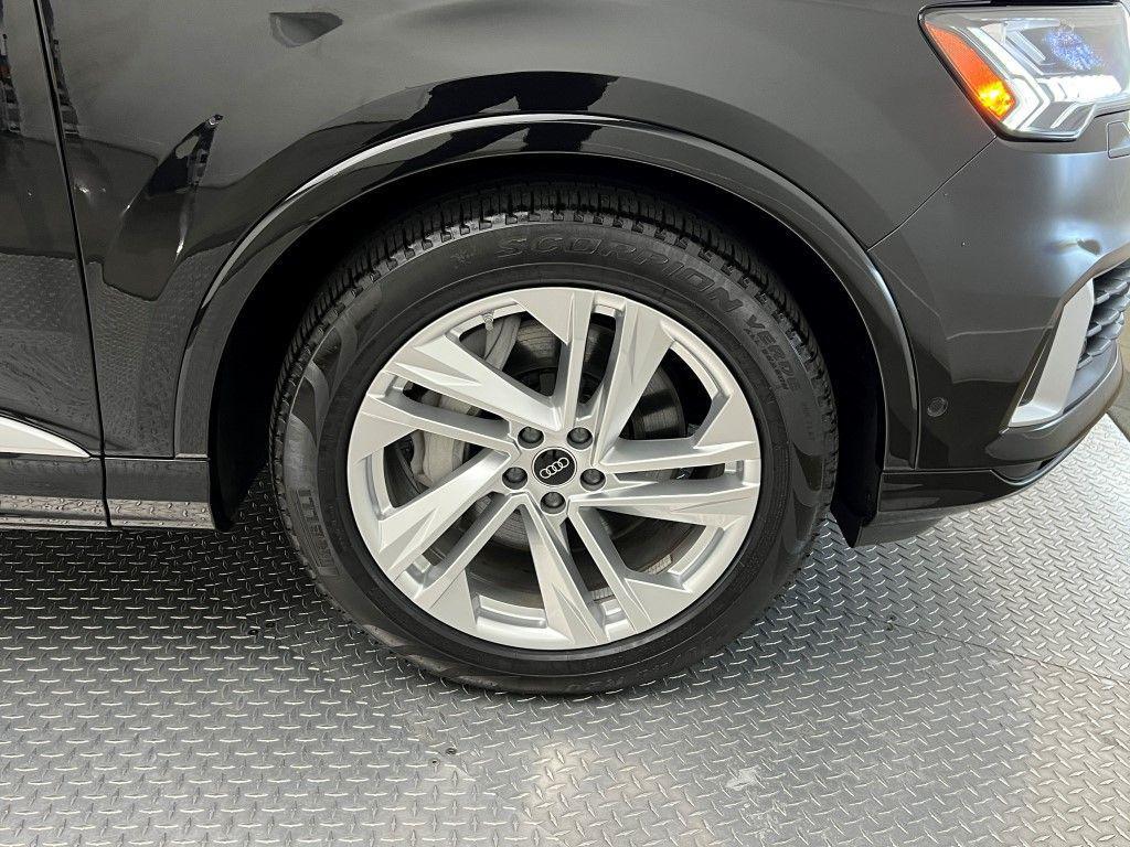 used 2023 Audi Q7 car, priced at $52,800