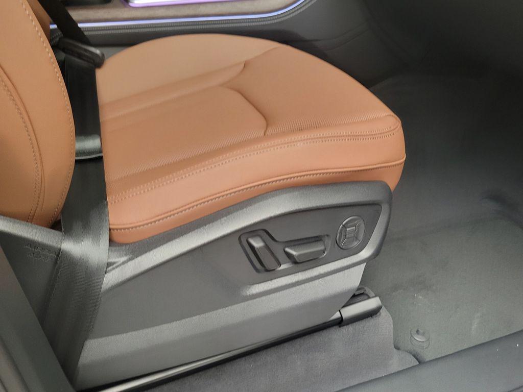 new 2026 Audi Q7 car, priced at $70,540