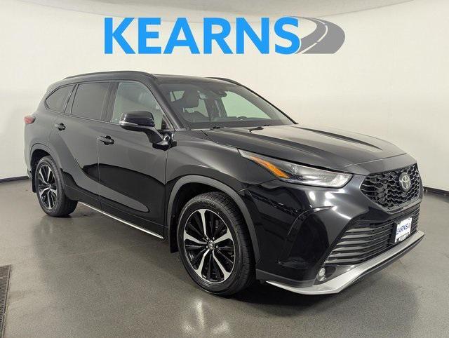 used 2021 Toyota Highlander car, priced at $27,989