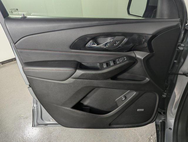 used 2024 Chevrolet Traverse car, priced at $39,989
