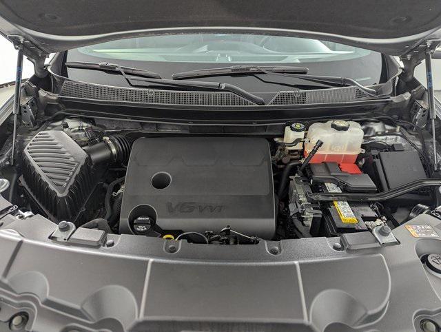 used 2024 Chevrolet Traverse car, priced at $39,989