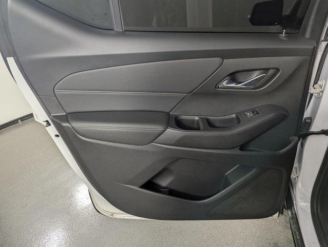 used 2022 Chevrolet Traverse car, priced at $32,489