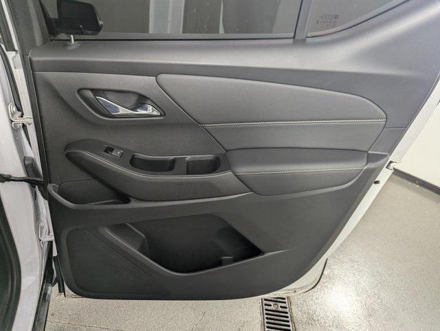 used 2022 Chevrolet Traverse car, priced at $32,489