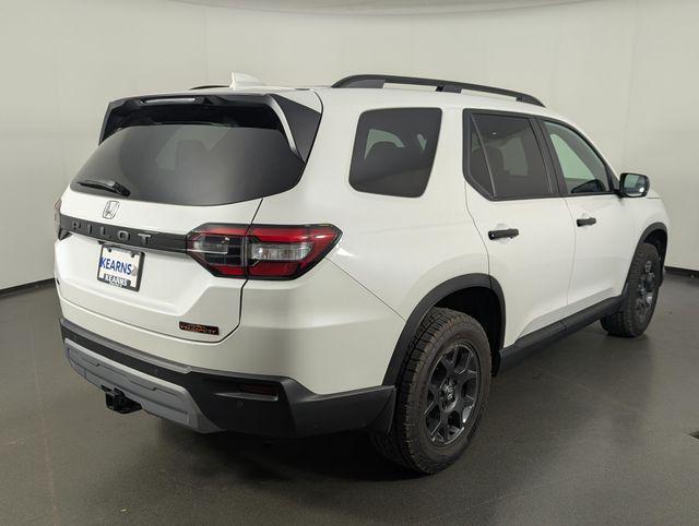 used 2025 Honda Pilot car, priced at $46,989