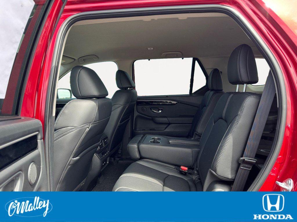 new 2026 Honda Pilot car, priced at $47,348