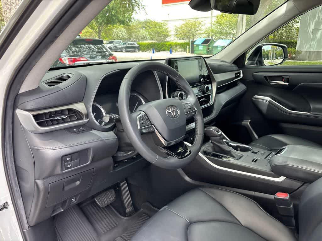 used 2020 Toyota Highlander car, priced at $24,218