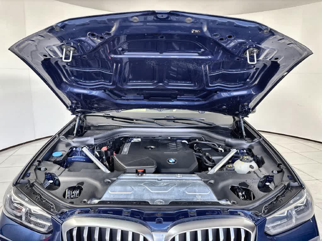 BMW X3 view 18