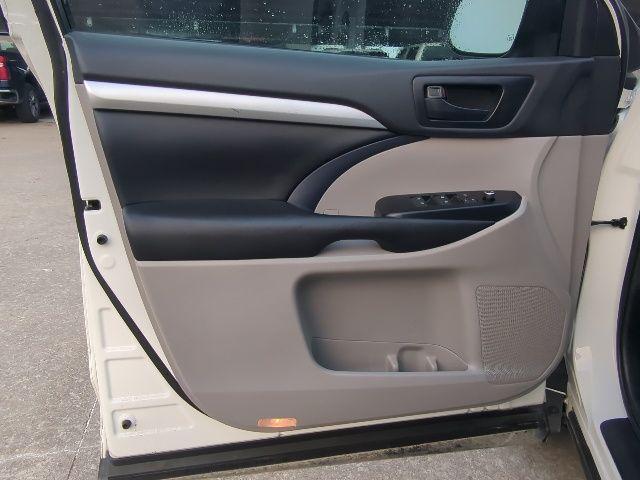 used 2019 Toyota Highlander car, priced at $20,995