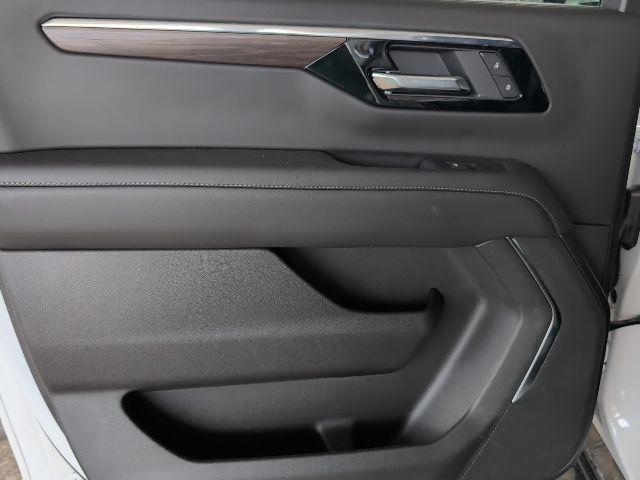 new 2025 Chevrolet Suburban car, priced at $57,640