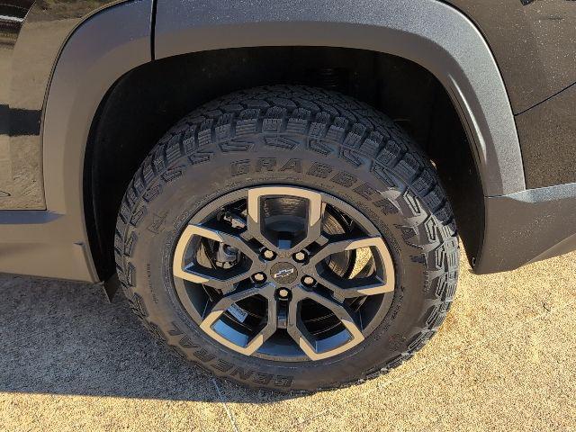 new 2026 Chevrolet Equinox car, priced at $32,760