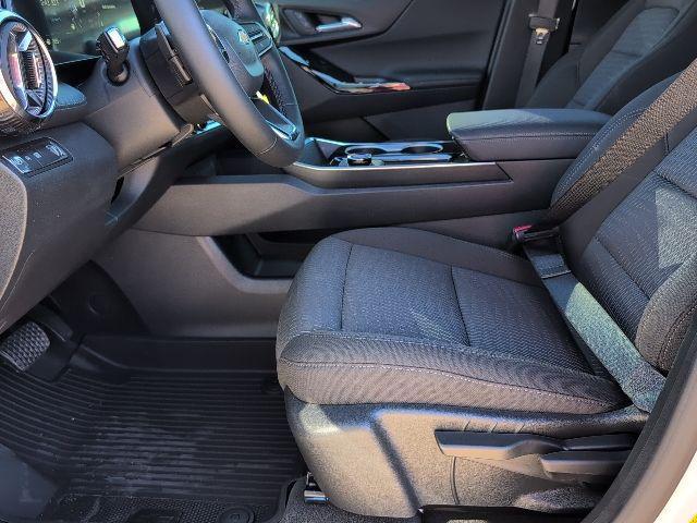 new 2026 Chevrolet Equinox car, priced at $26,100