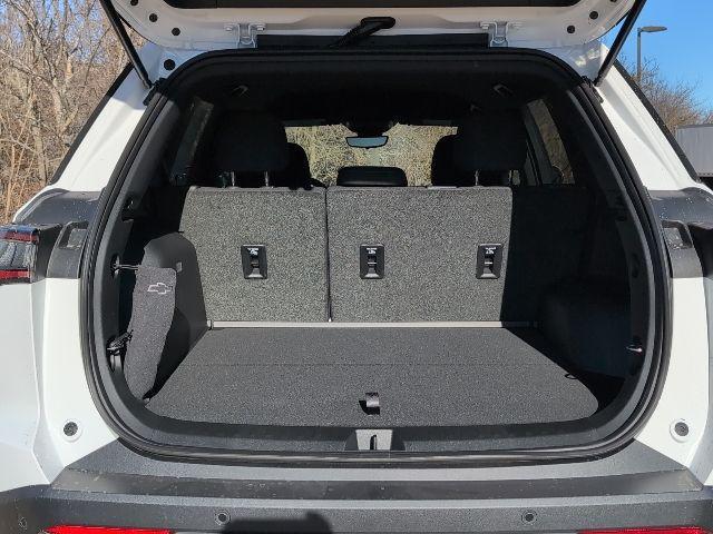 new 2026 Chevrolet Equinox car, priced at $26,100