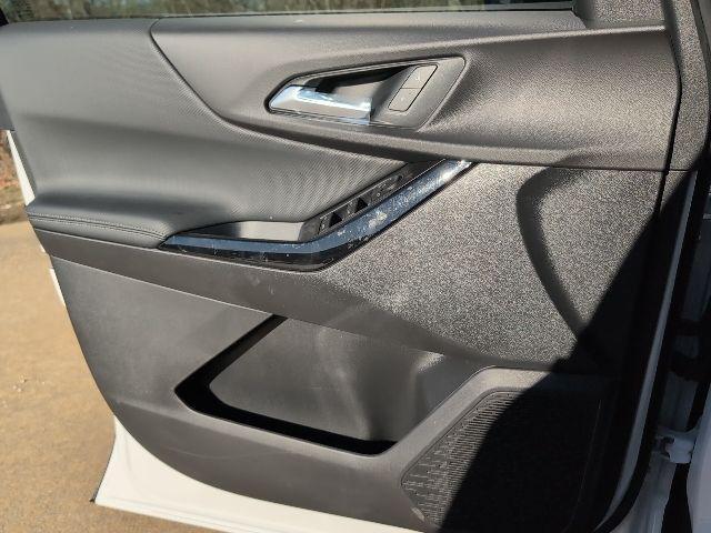 new 2026 Chevrolet Equinox car, priced at $26,100