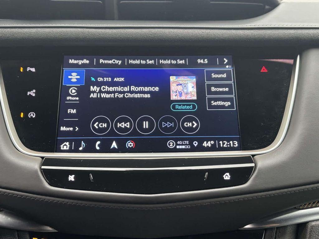 used 2022 Cadillac XT5 car, priced at $33,993