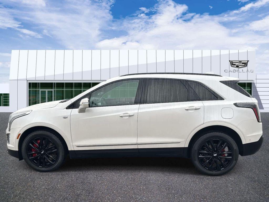used 2022 Cadillac XT5 car, priced at $33,993