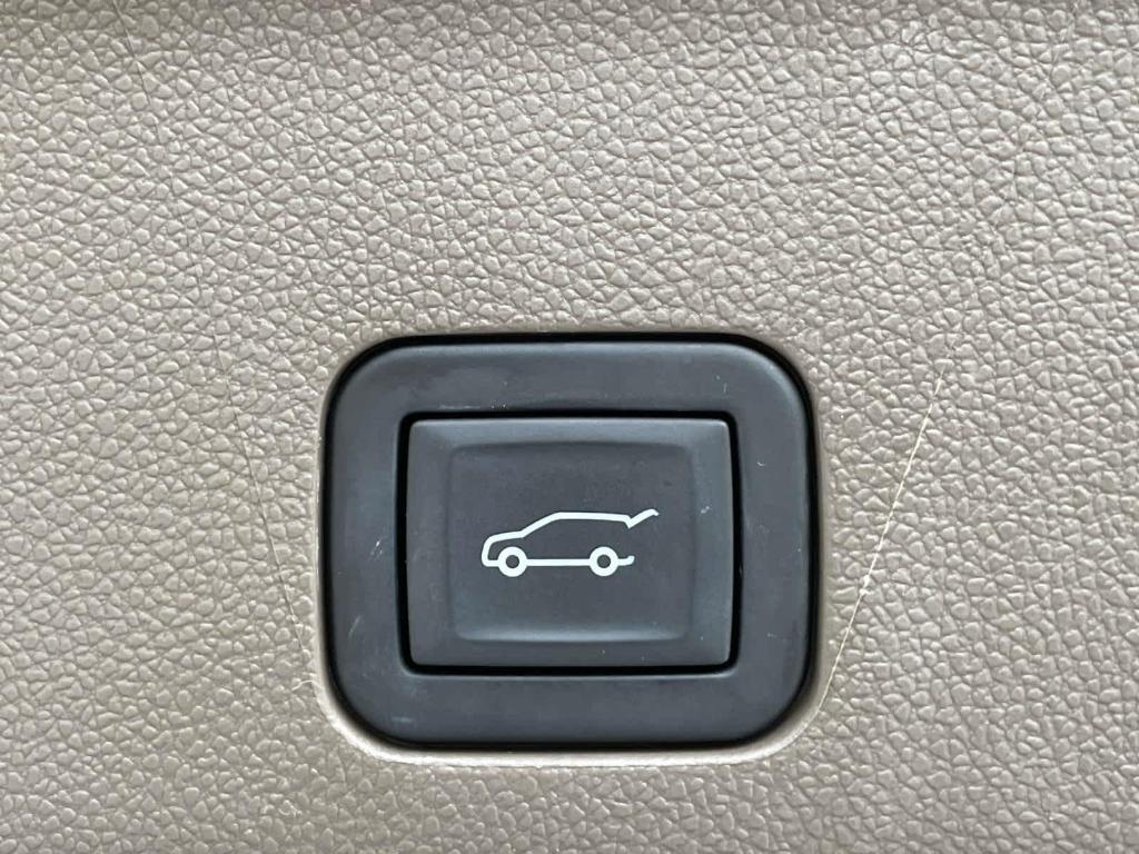 used 2024 GMC Yukon car, priced at $74,489