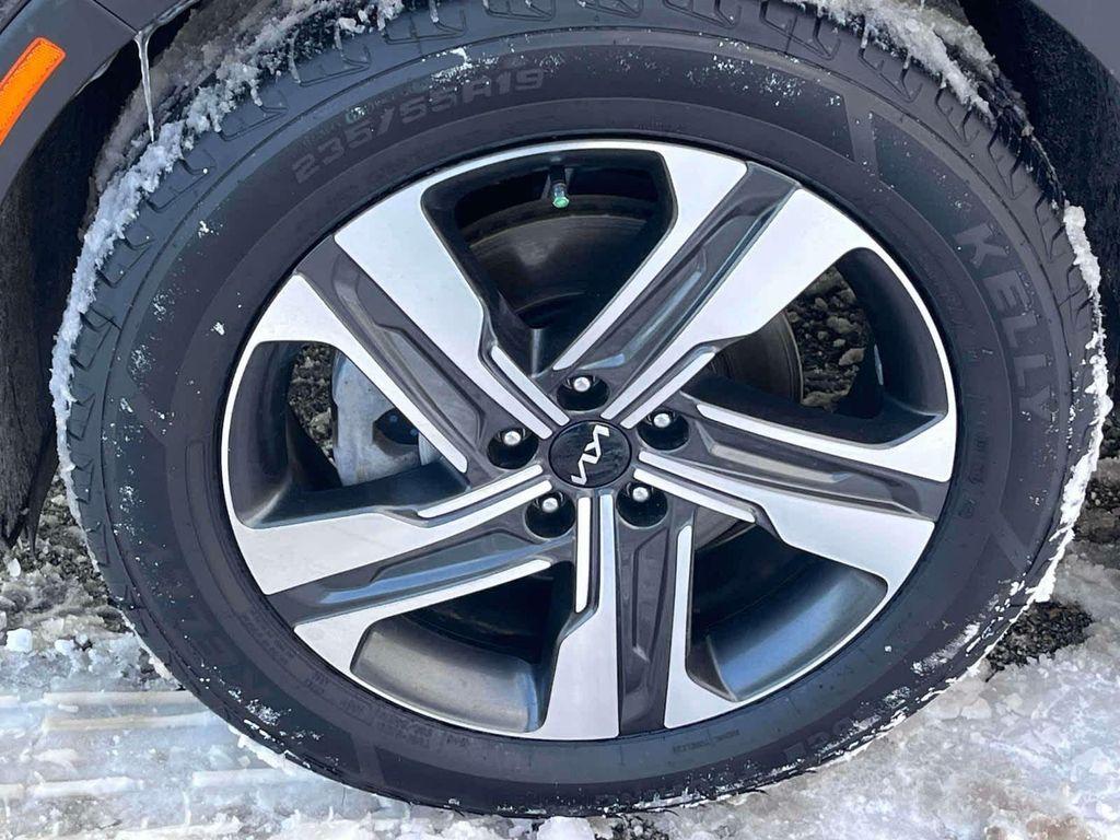 used 2023 Kia Sorento Hybrid car, priced at $30,993