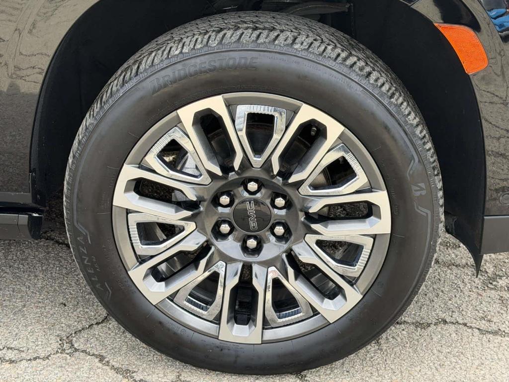 used 2024 GMC Yukon XL car, priced at $75,986