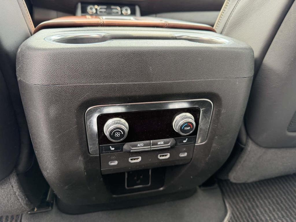 used 2024 GMC Yukon XL car, priced at $75,986