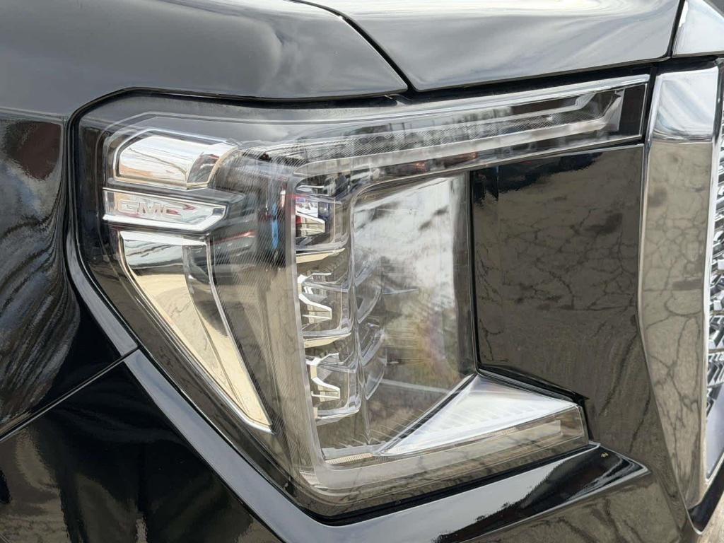 used 2024 GMC Yukon XL car, priced at $75,986