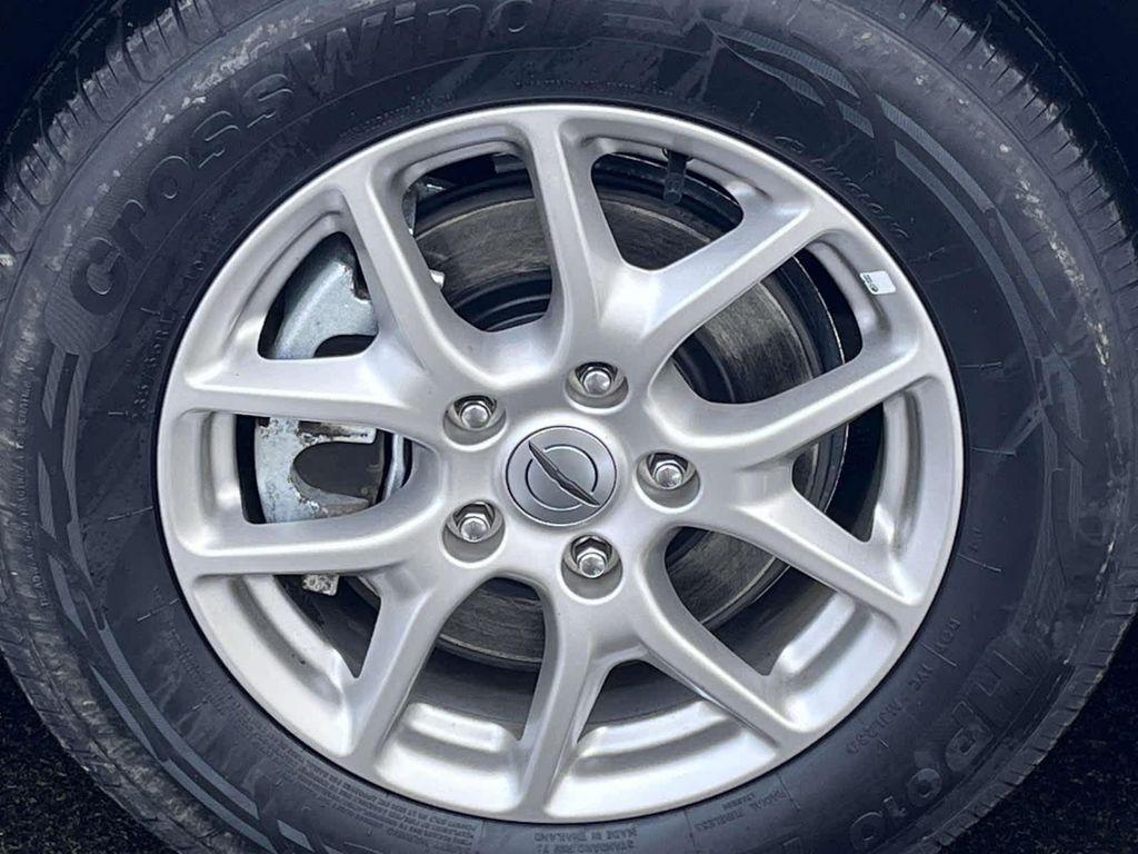 used 2024 Chrysler Pacifica car, priced at $26,996