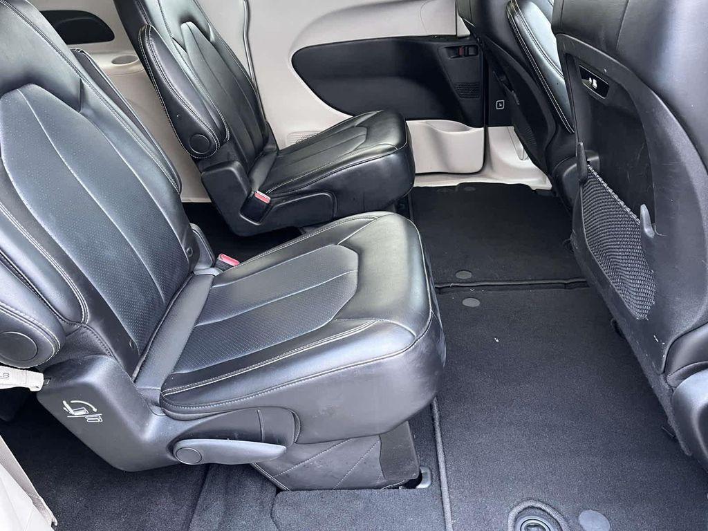 used 2024 Chrysler Pacifica car, priced at $26,996