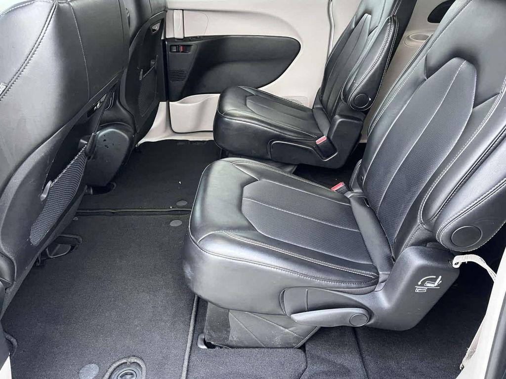 used 2024 Chrysler Pacifica car, priced at $26,996