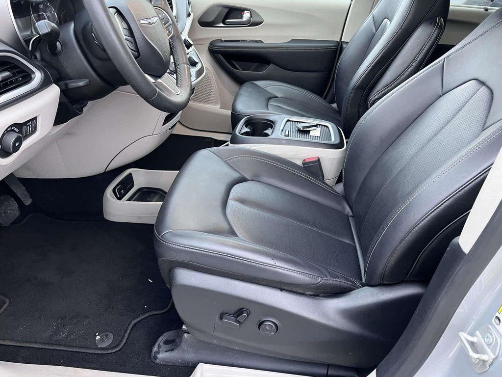 used 2024 Chrysler Pacifica car, priced at $26,996