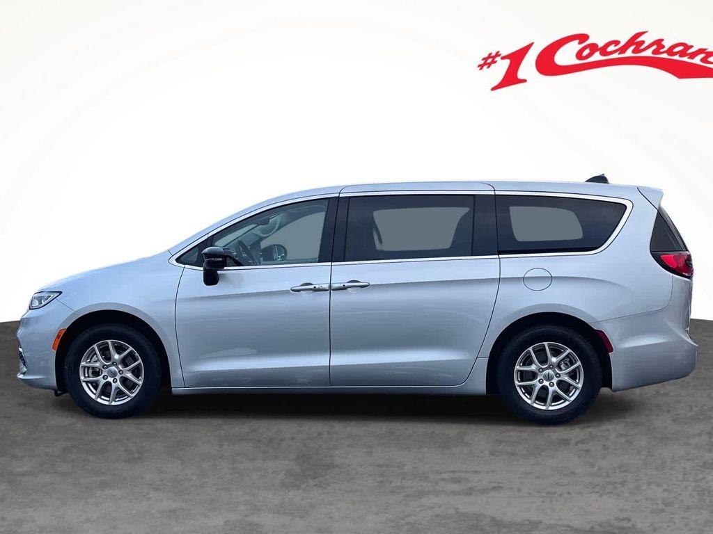 used 2024 Chrysler Pacifica car, priced at $26,996