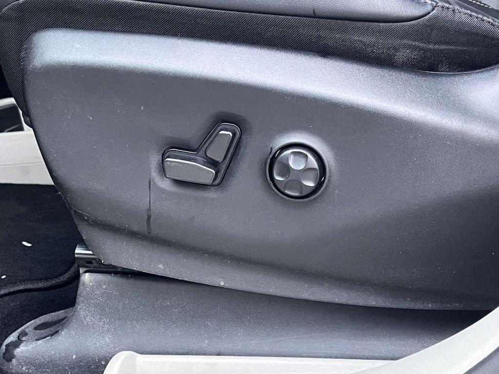 used 2024 Chrysler Pacifica car, priced at $26,996