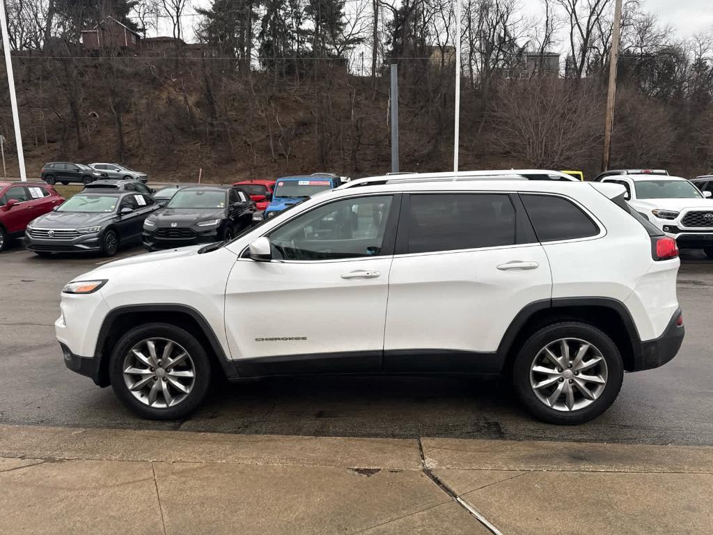 used 2018 Jeep Cherokee car, priced at $13,998