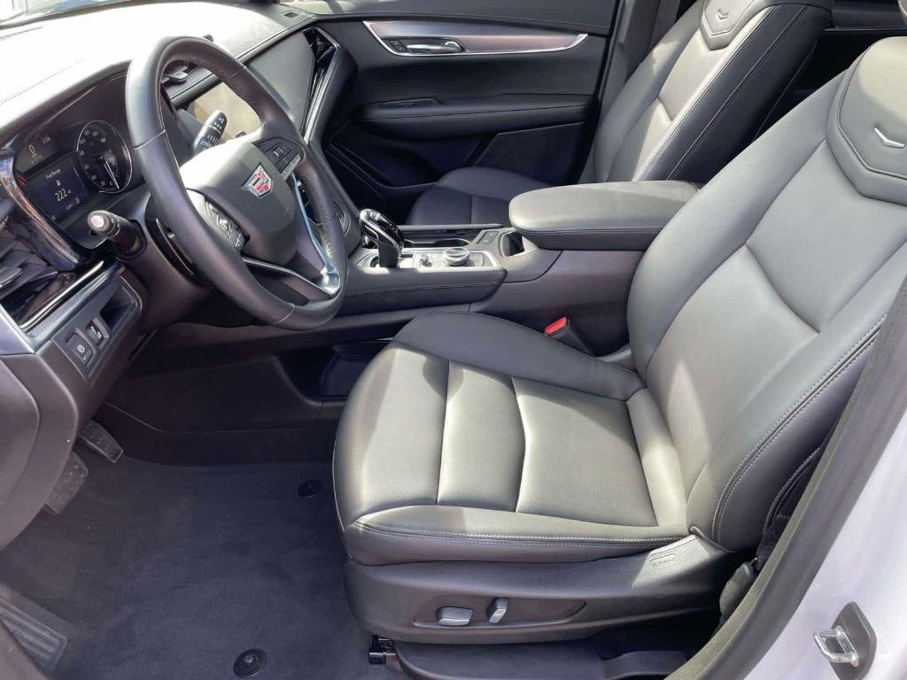 used 2023 Cadillac XT6 car, priced at $29,998